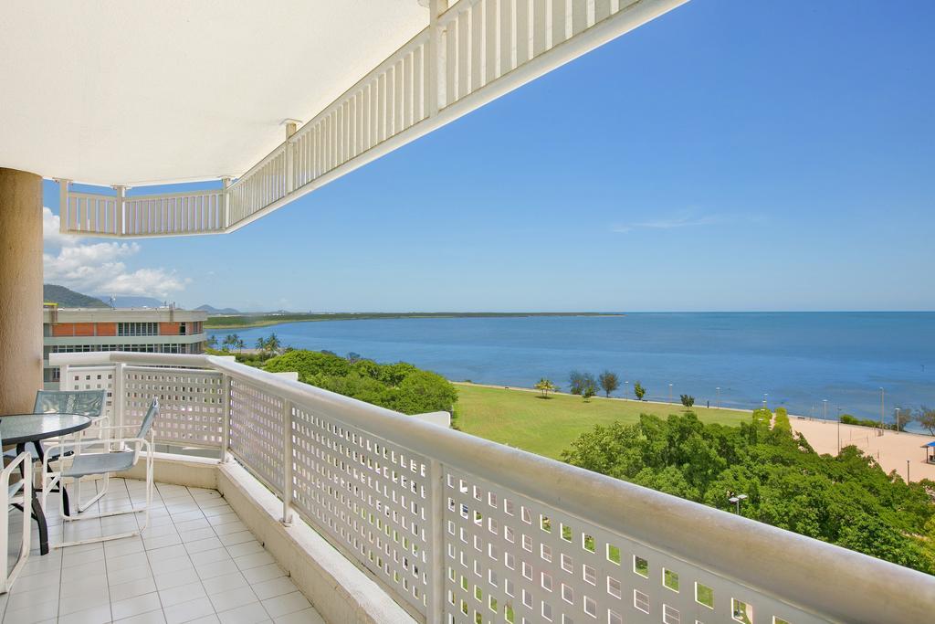 Cairns Ocean View Apartment Екстер'єр фото