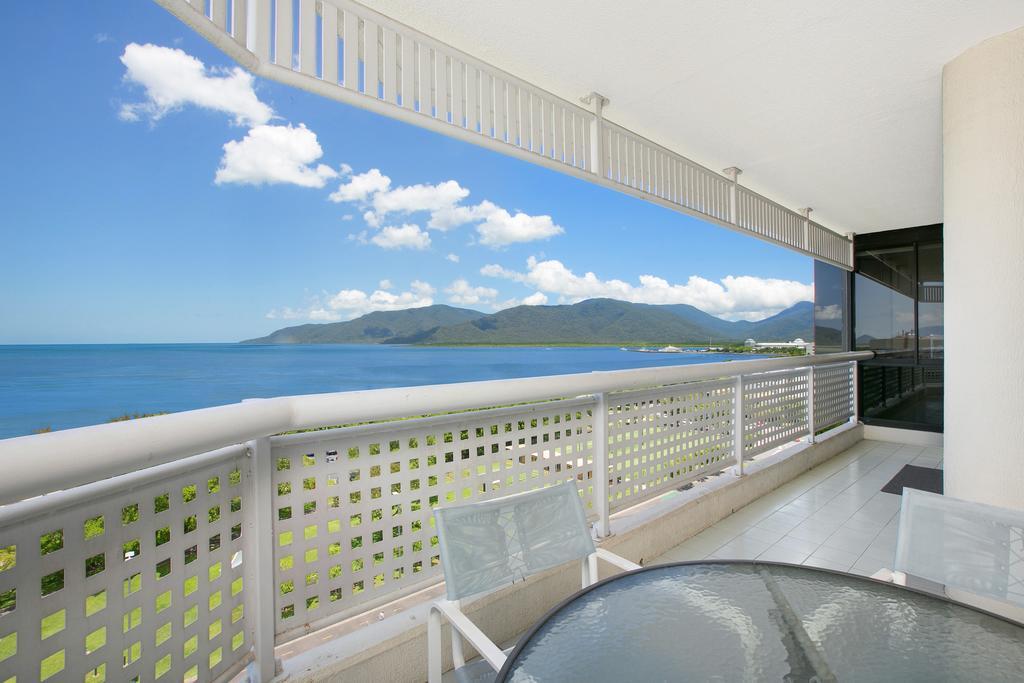 Cairns Ocean View Apartment Екстер'єр фото